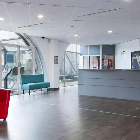 F1 Hotel Cergy-Pontoise