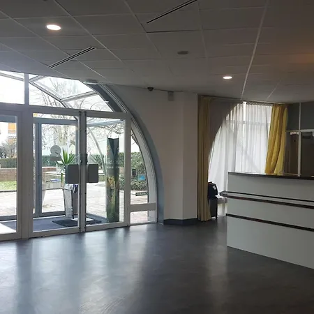 Hotelf1 * Cergy-Pontoise