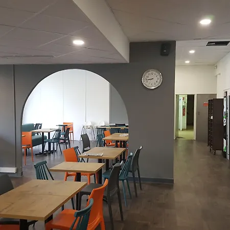 Hotelf1 فندق Cergy-Pontoise