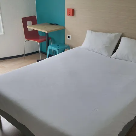 Hotelf1 * Cergy-Pontoise