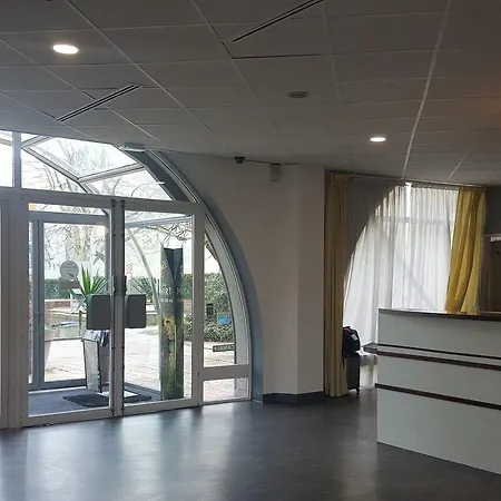 Hotelf1 * Cergy-Pontoise