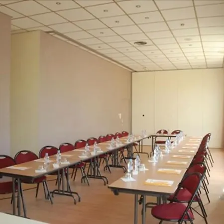 Hotelf1 فندق Cergy-Pontoise