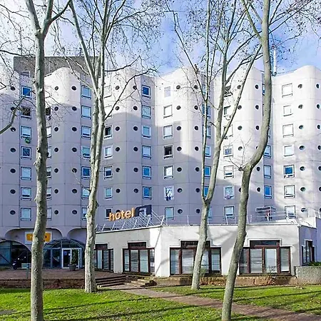 Hotelf1 Cergy-Pontoise
