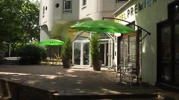 Hotel F1 *